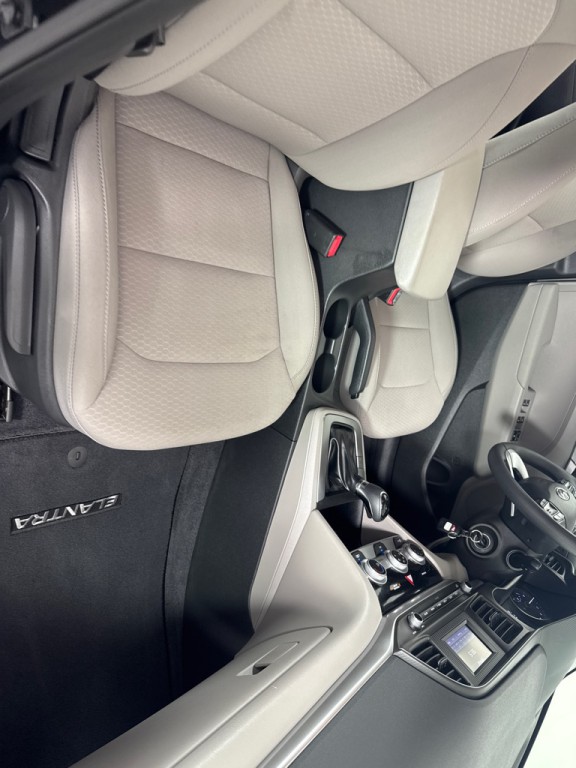 2019 Hyundai Elantra Image 23