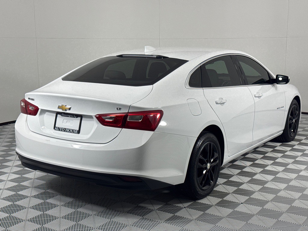 2017 Chevrolet Malibu Image 5