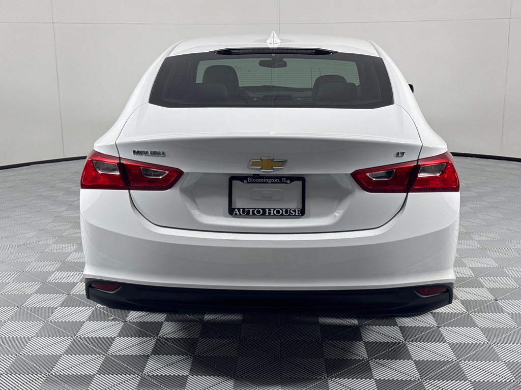 2017 Chevrolet Malibu Image 6