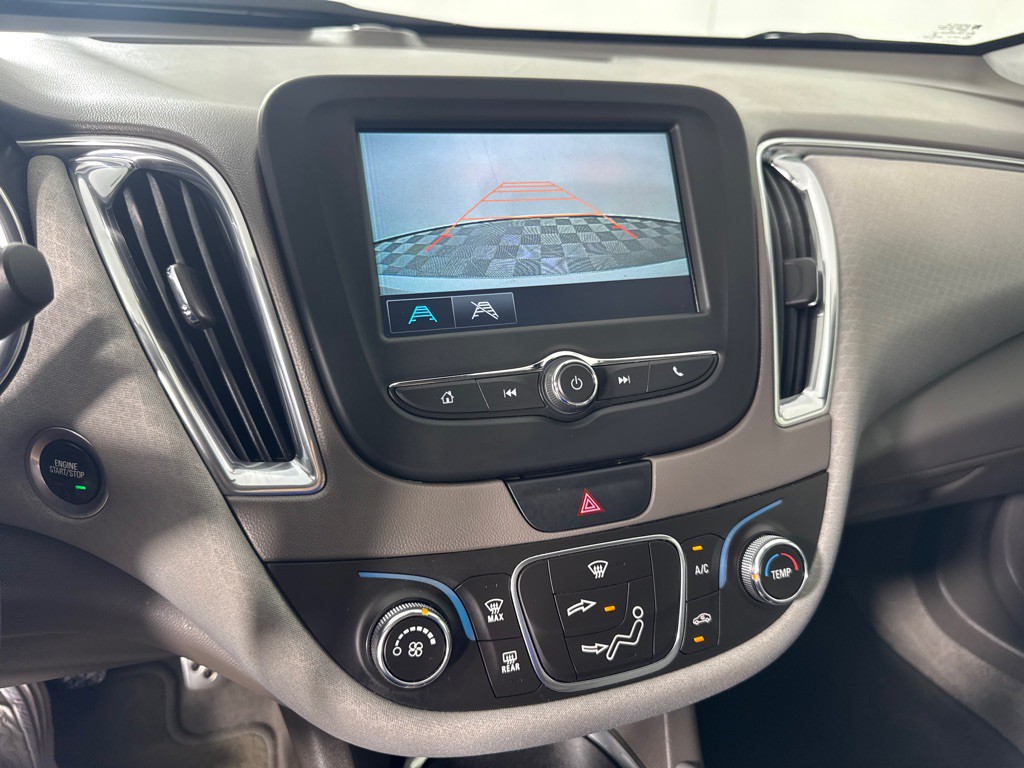 2017 Chevrolet Malibu Image 18