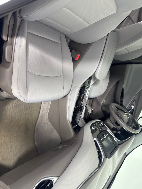 2017 Chevrolet Malibu Image 24