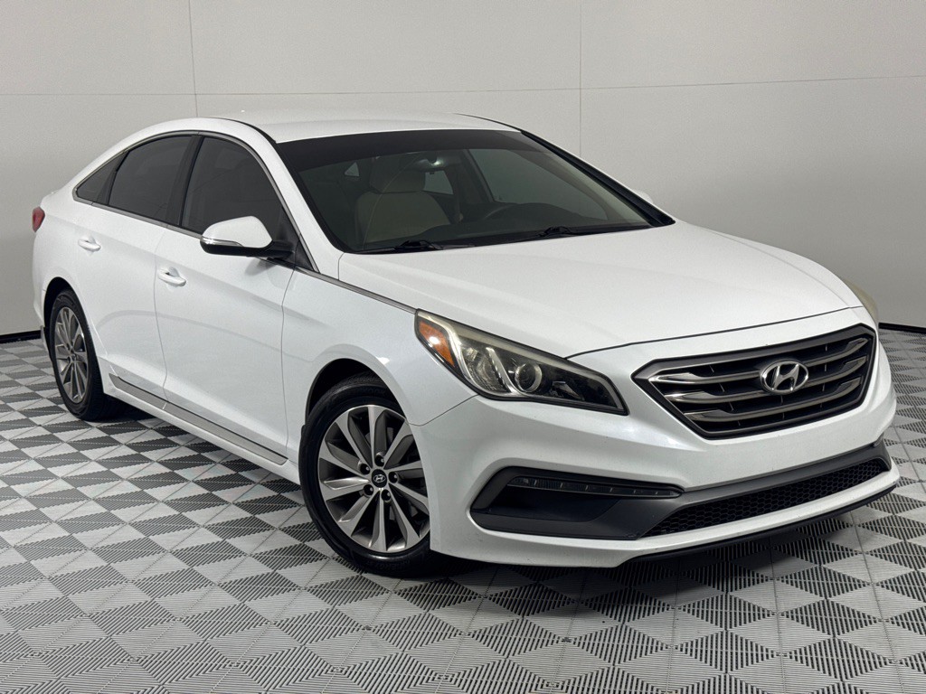 2015 Hyundai Sonata Image 2