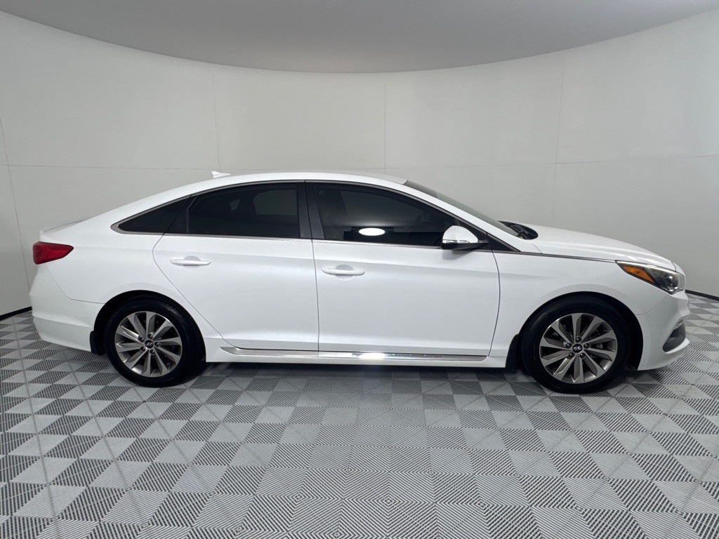 2015 Hyundai Sonata Image 4