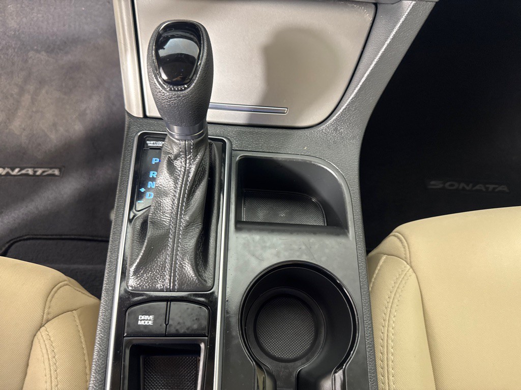2015 Hyundai Sonata Image 17