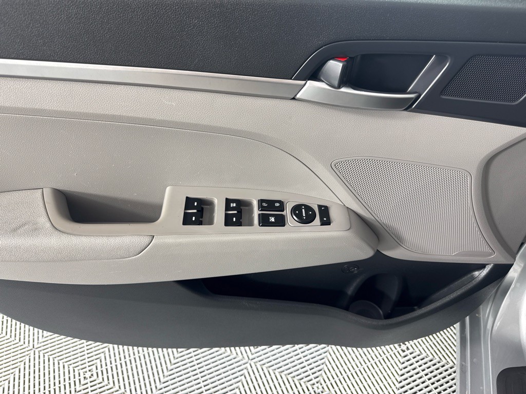 2020 Hyundai Elantra Image 10
