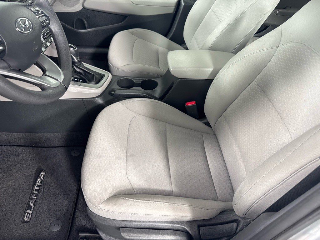2020 Hyundai Elantra Image 11