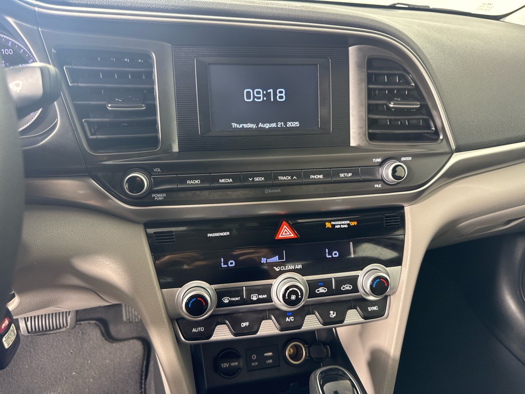 2020 Hyundai Elantra Image 15