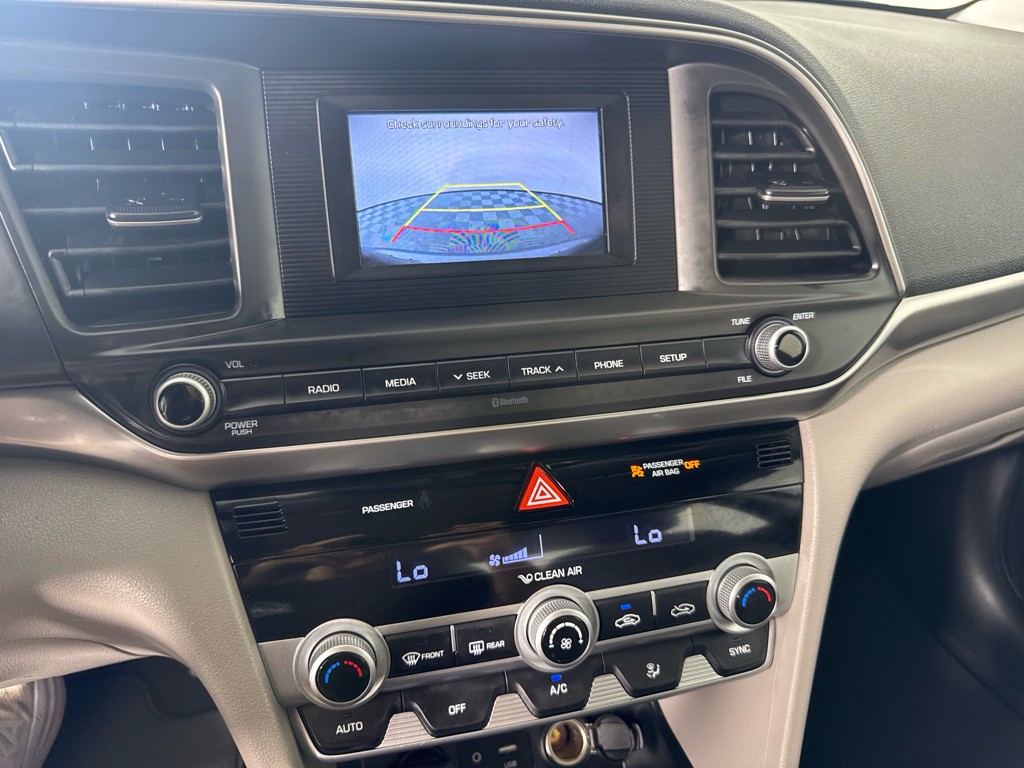 2020 Hyundai Elantra Image 16