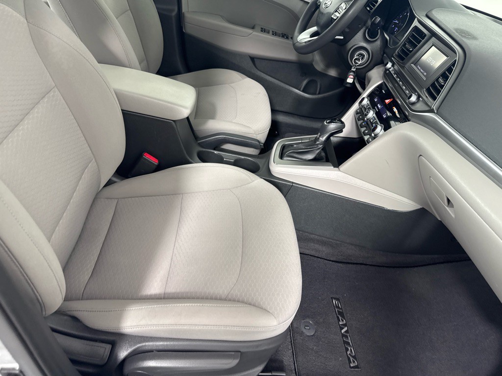 2020 Hyundai Elantra Image 19