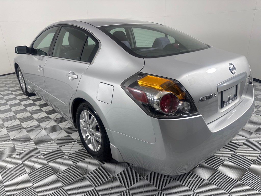 2012 Nissan Altima Image 8