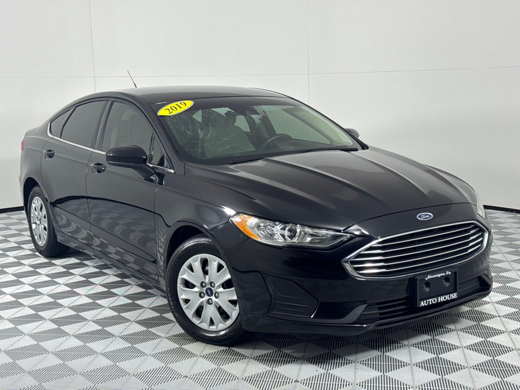 2019 Ford Fusion Image 2