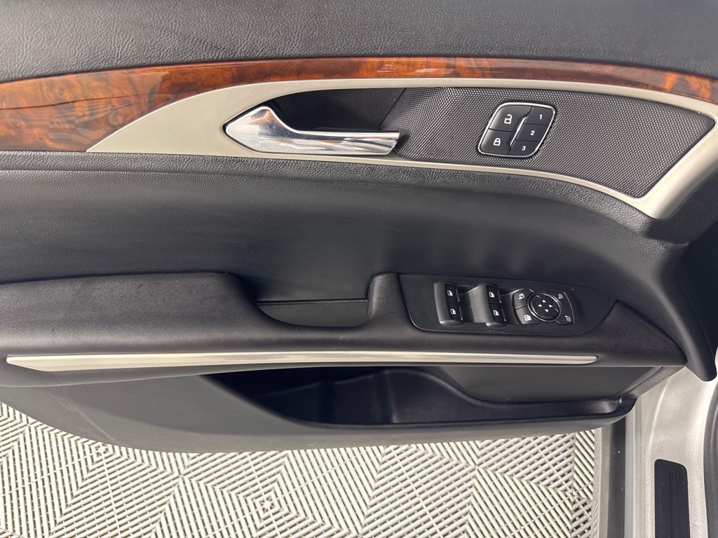 2016 Lincoln MKZ Image 8