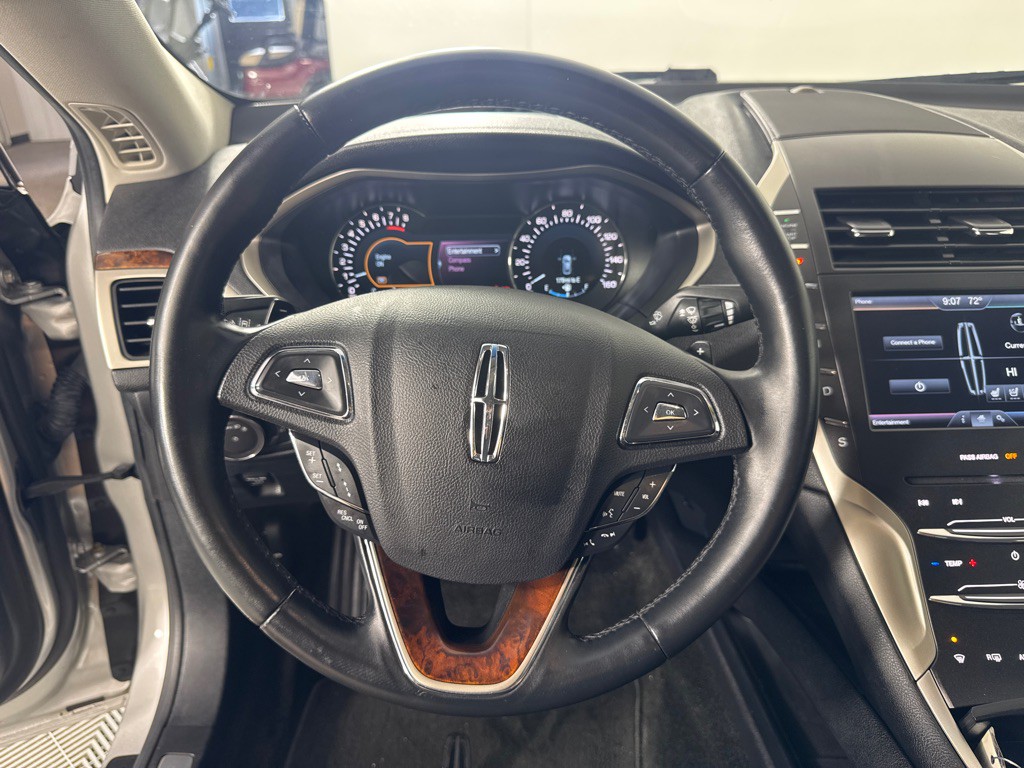 2016 Lincoln MKZ Image 12