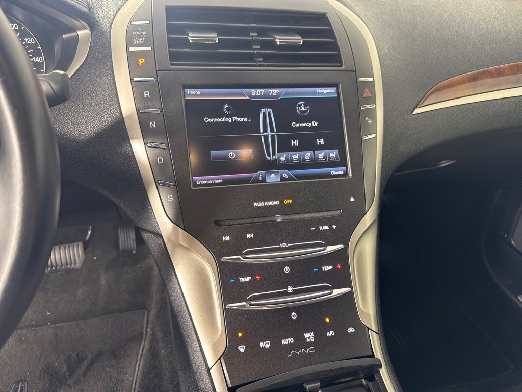 2016 Lincoln MKZ Image 13