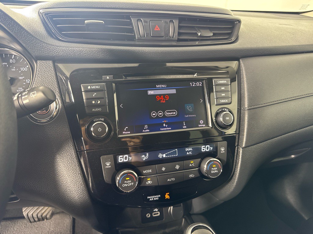 2020 Nissan Rogue Image 17
