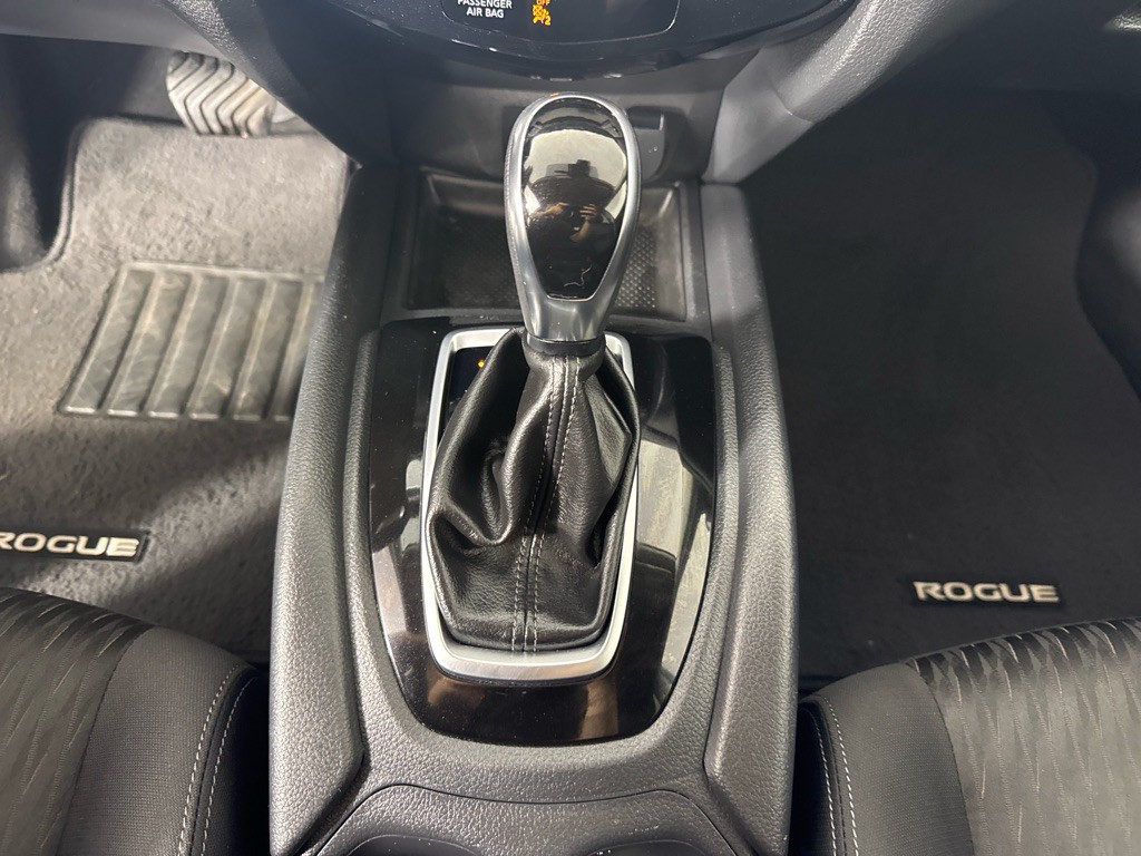 2020 Nissan Rogue Image 19