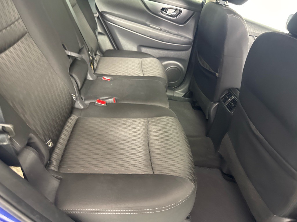 2020 Nissan Rogue Image 24