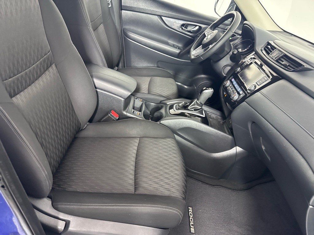 2020 Nissan Rogue Image 26