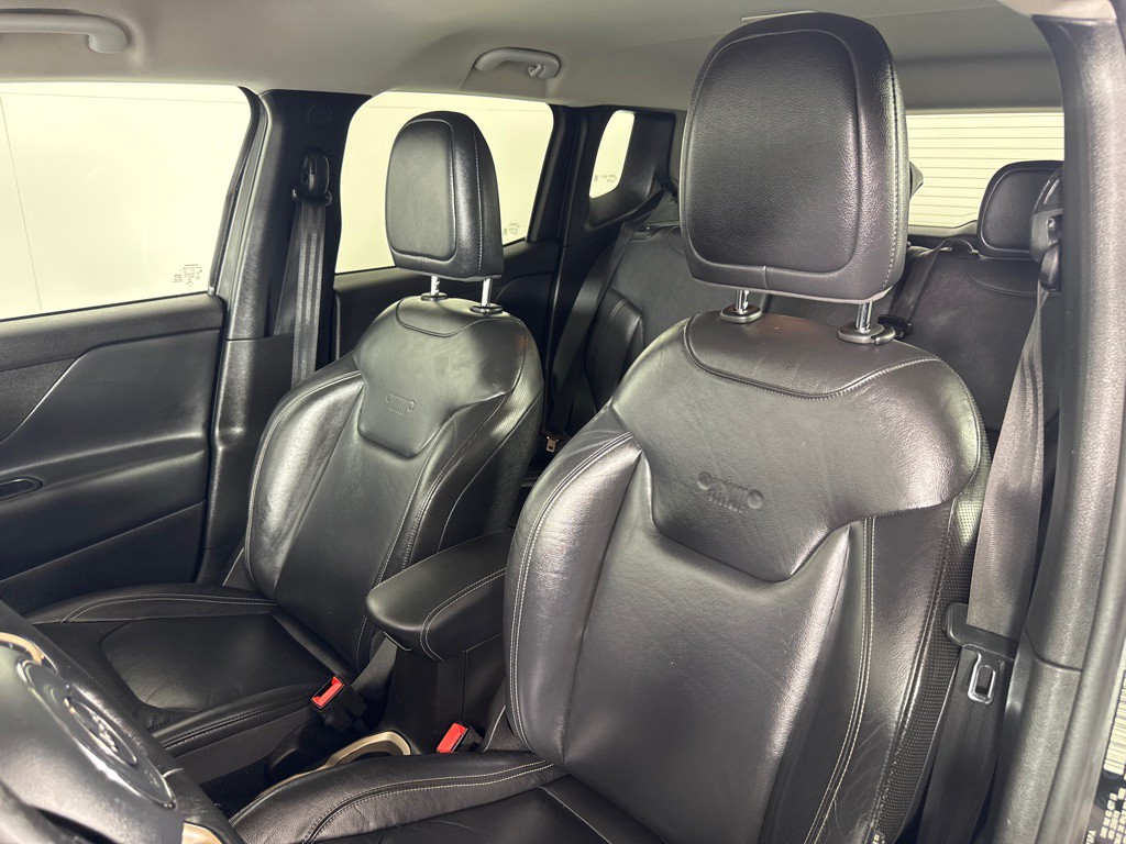 2017 Jeep Renegade Image 11