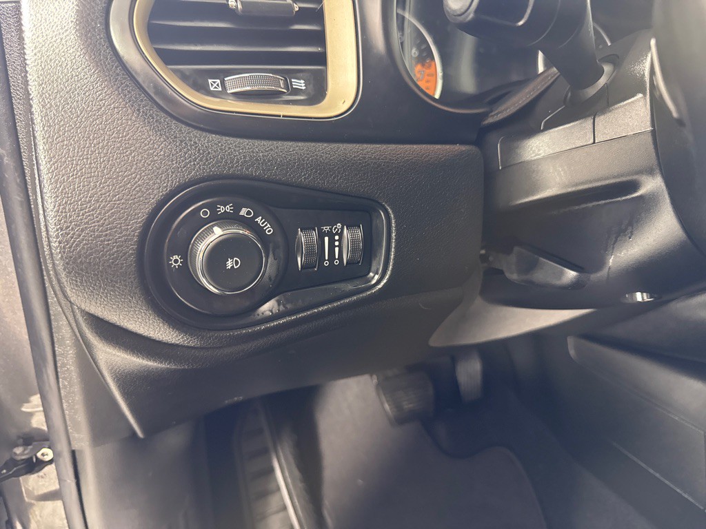 2017 Jeep Renegade Image 12