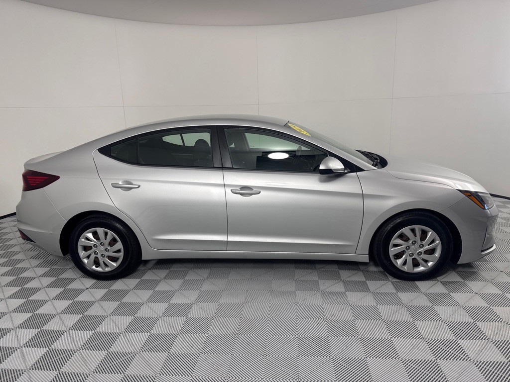 2019 Hyundai Elantra Image 4