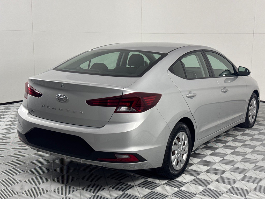 2019 Hyundai Elantra Image 5
