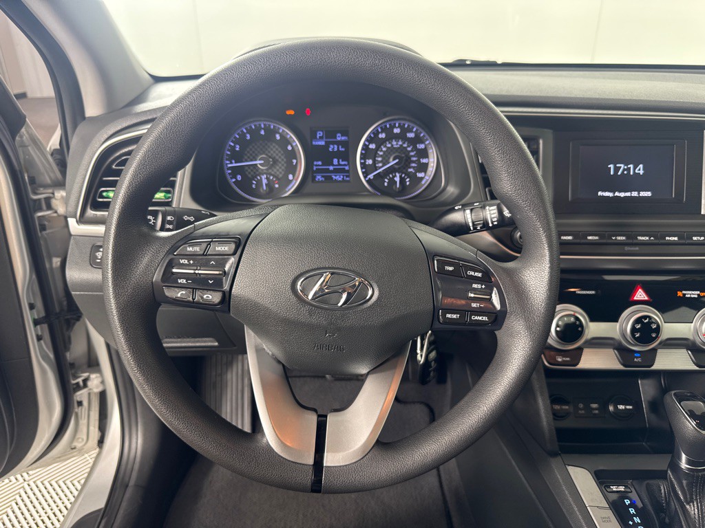 2019 Hyundai Elantra Image 15