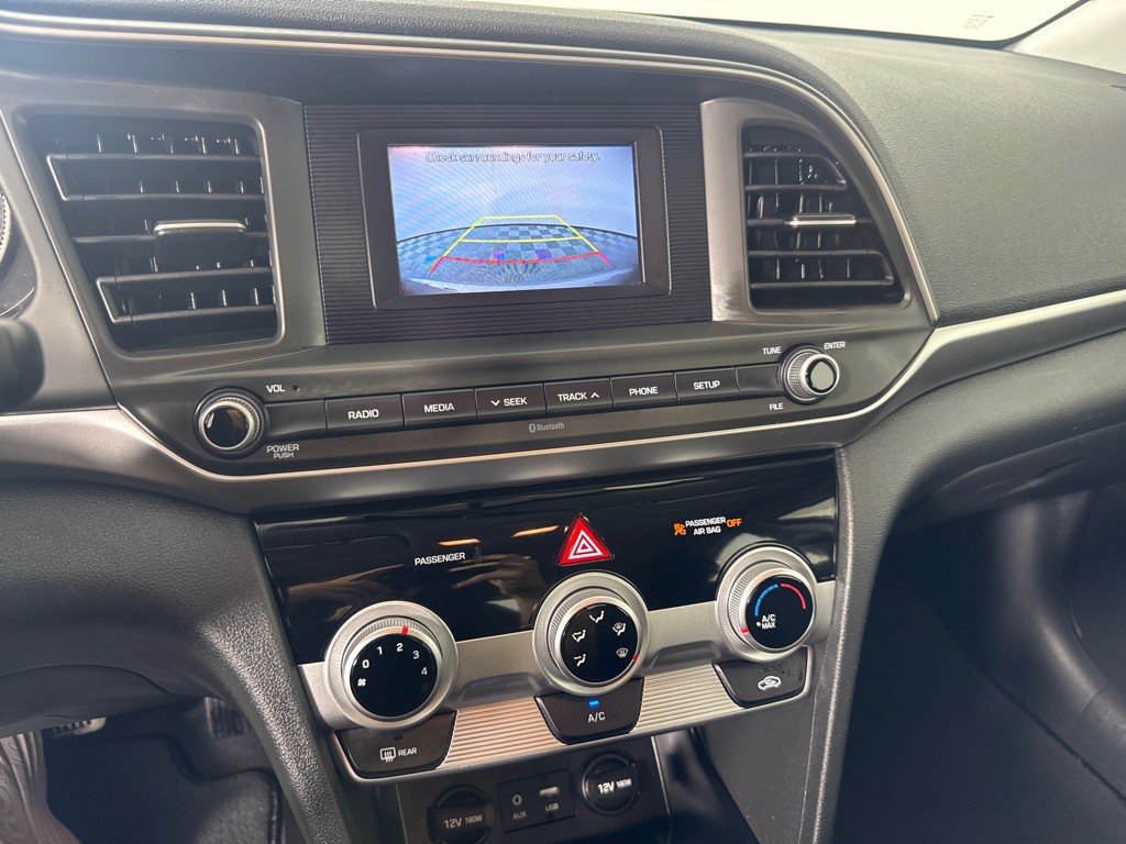 2019 Hyundai Elantra Image 16