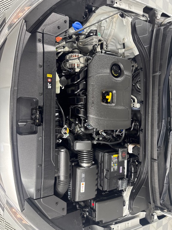 2019 Hyundai Elantra Image 25