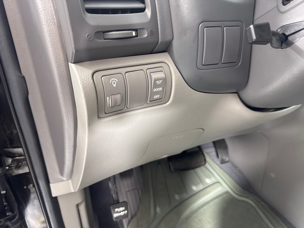2011 Kia Sedona Image 12