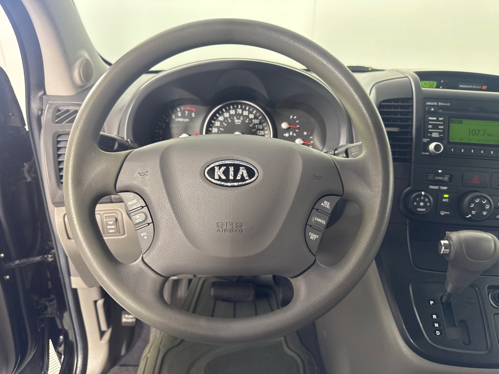 2011 Kia Sedona Image 13