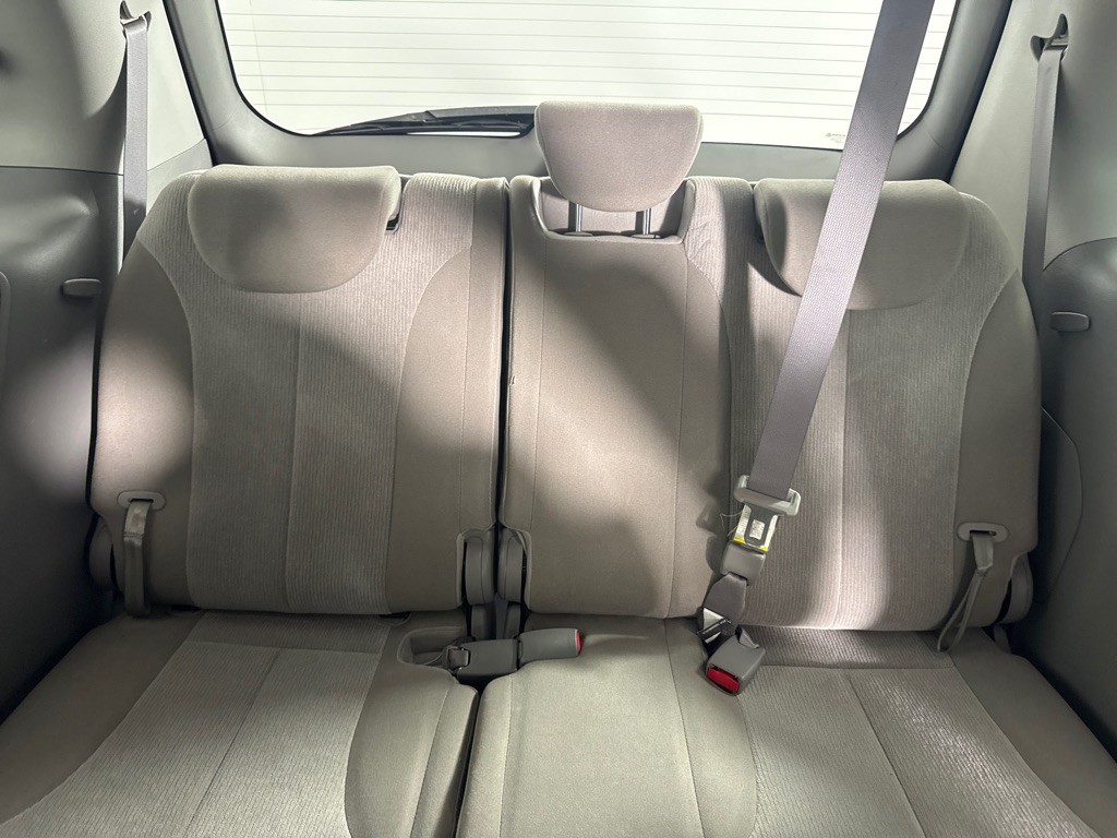 2011 Kia Sedona Image 18