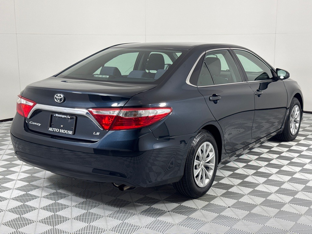 2016 Toyota Camry Image 5