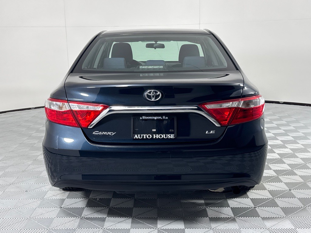 2016 Toyota Camry Image 6