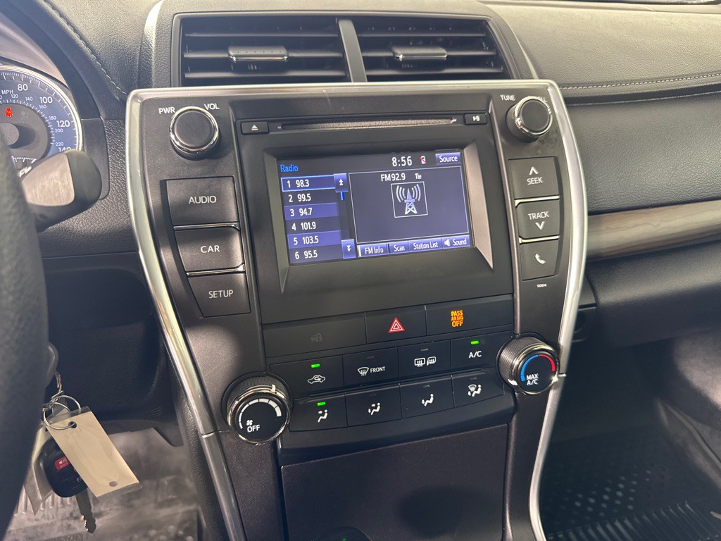 2016 Toyota Camry Image 15