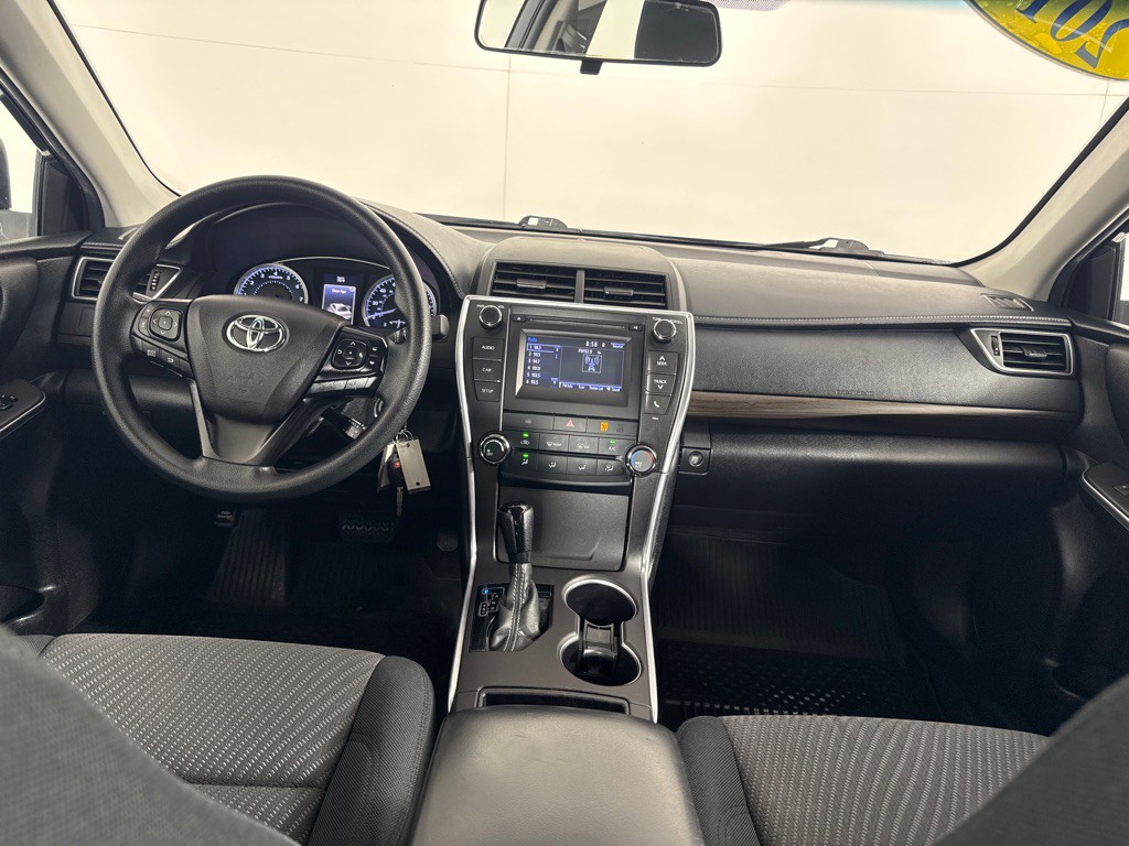 2016 Toyota Camry Image 24