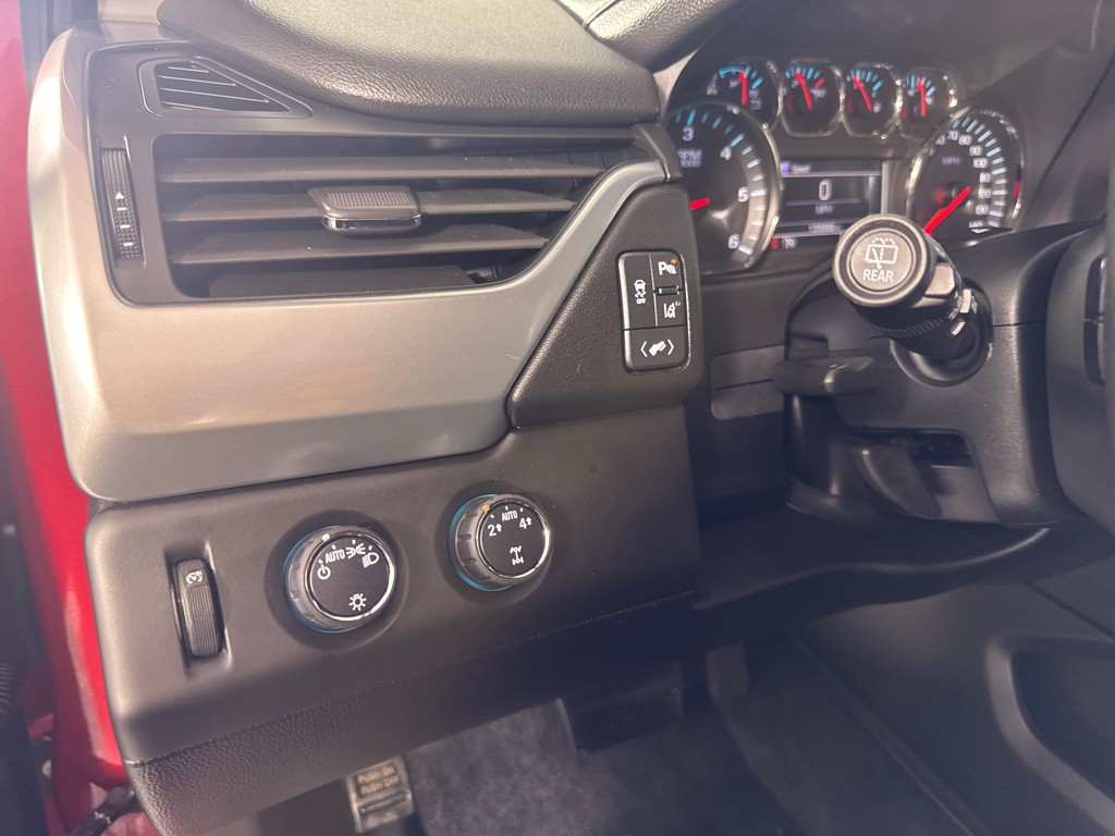 2015 Chevrolet Tahoe Image 16