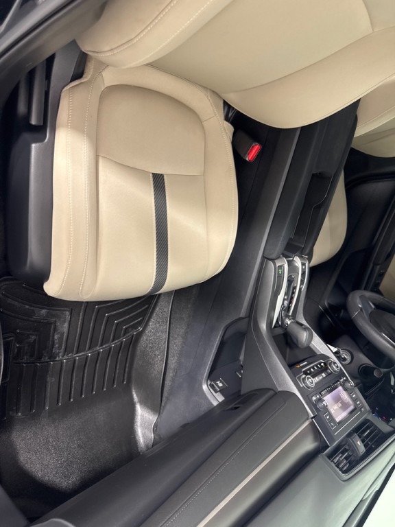 2017 Honda Civic Image 25
