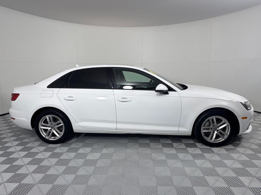2017 Audi A4 Image 4