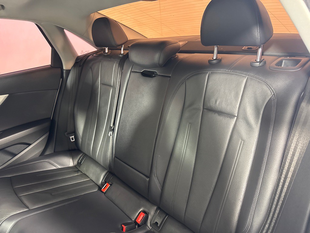 2017 Audi A4 Image 20
