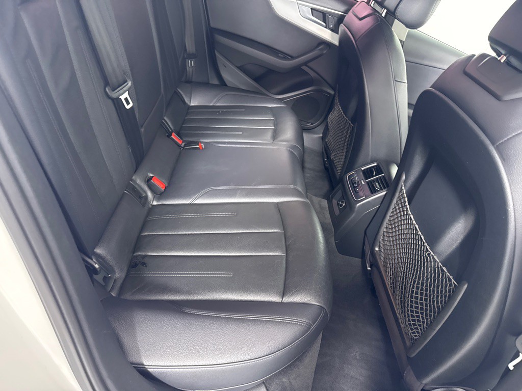 2017 Audi A4 Image 21