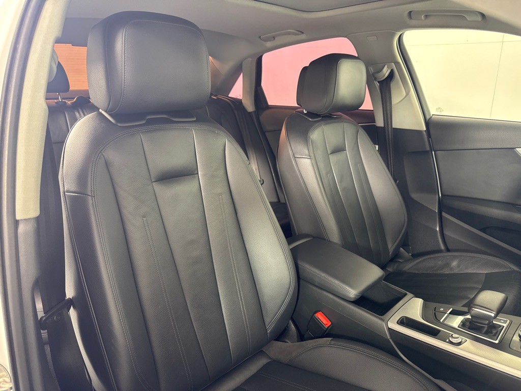 2017 Audi A4 Image 24
