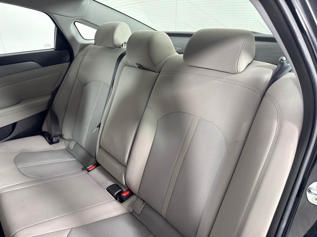2015 Hyundai Sonata Image 17