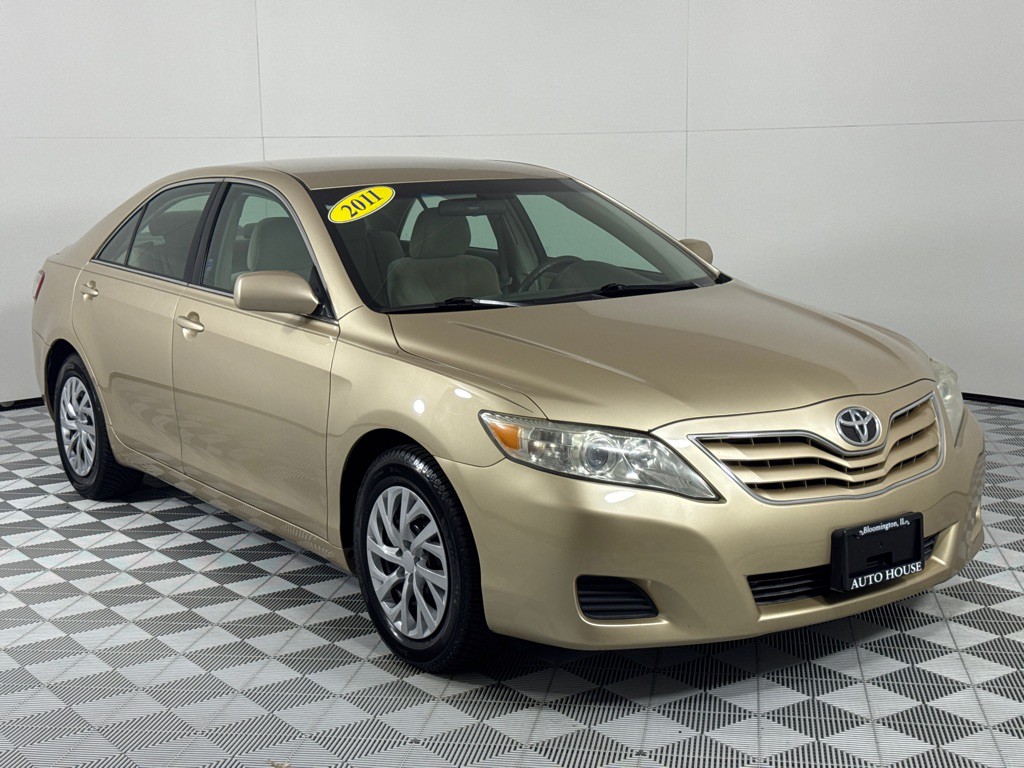 2011 Toyota Camry Image 3