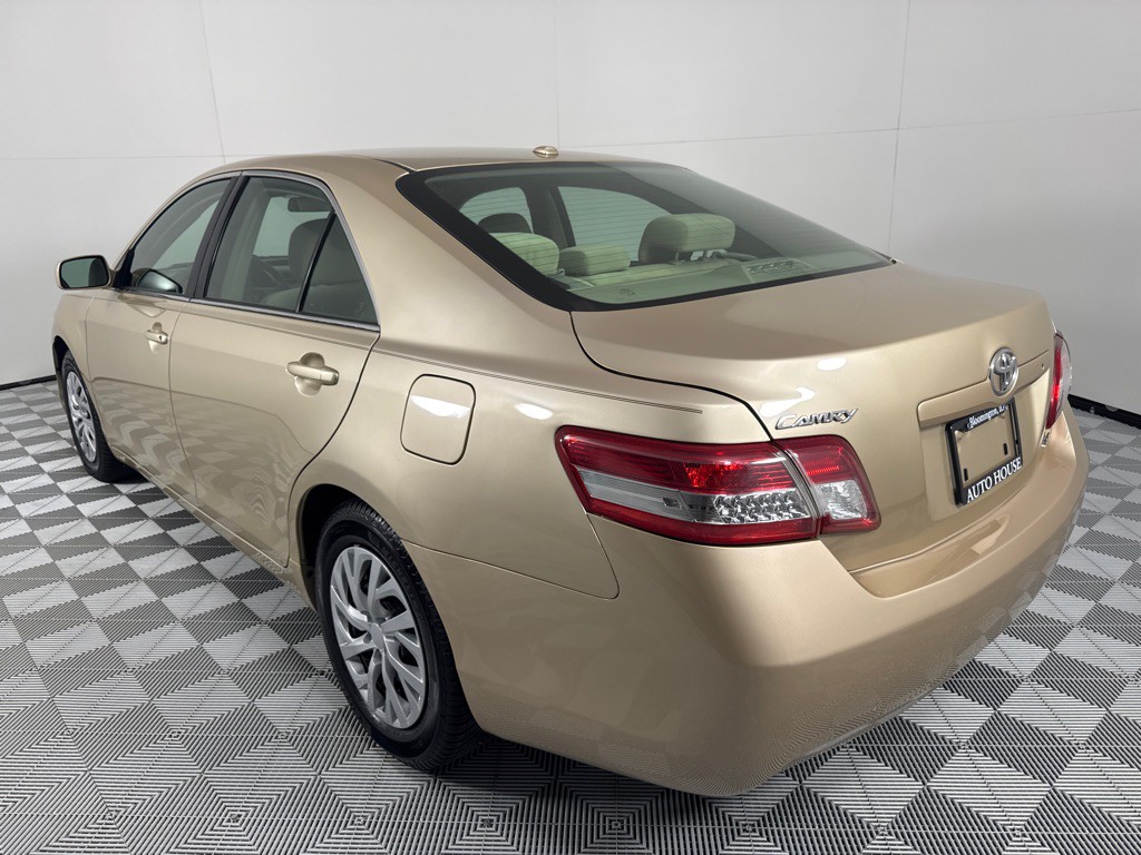 2011 Toyota Camry Image 7