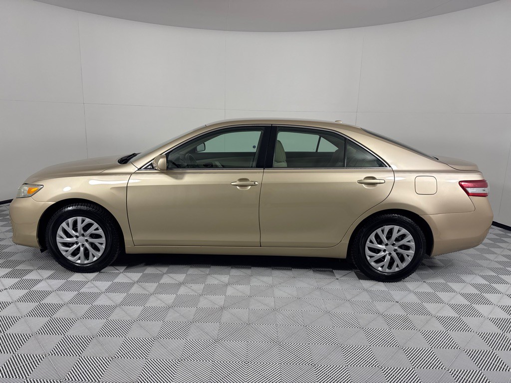 2011 Toyota Camry Image 8