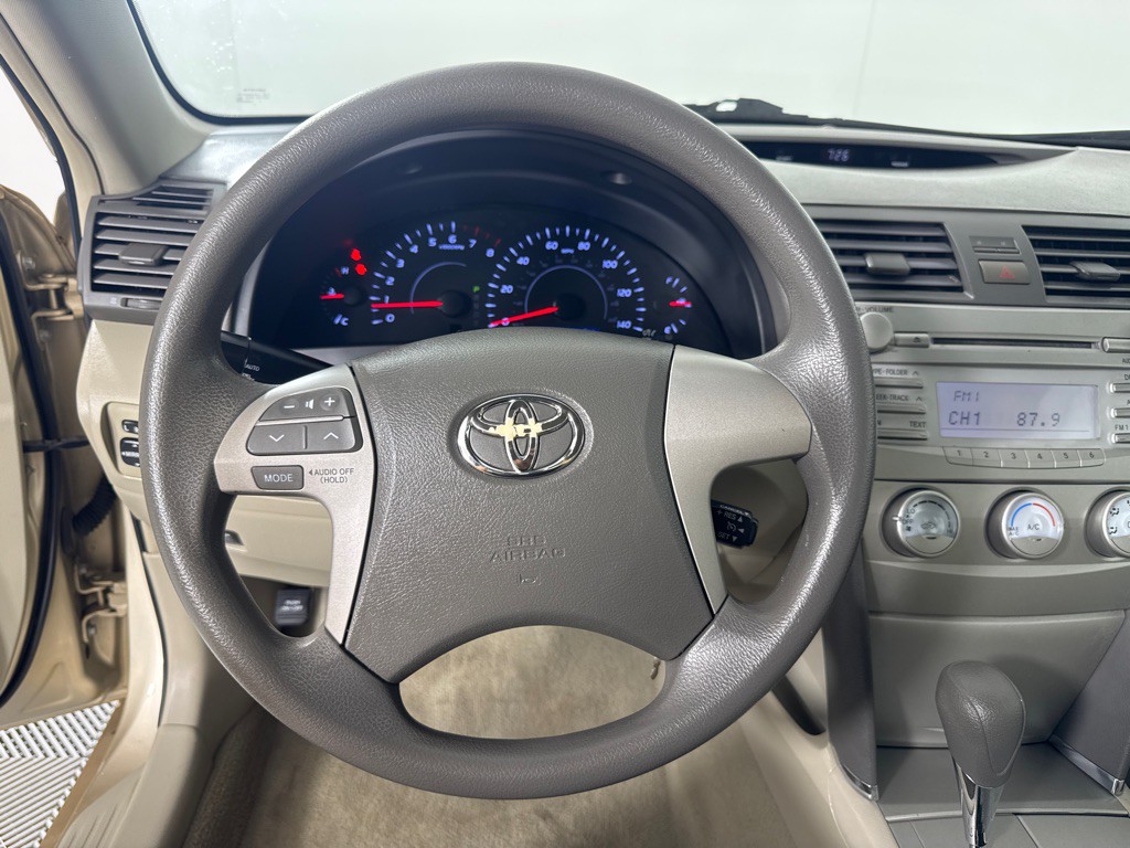 2011 Toyota Camry Image 16