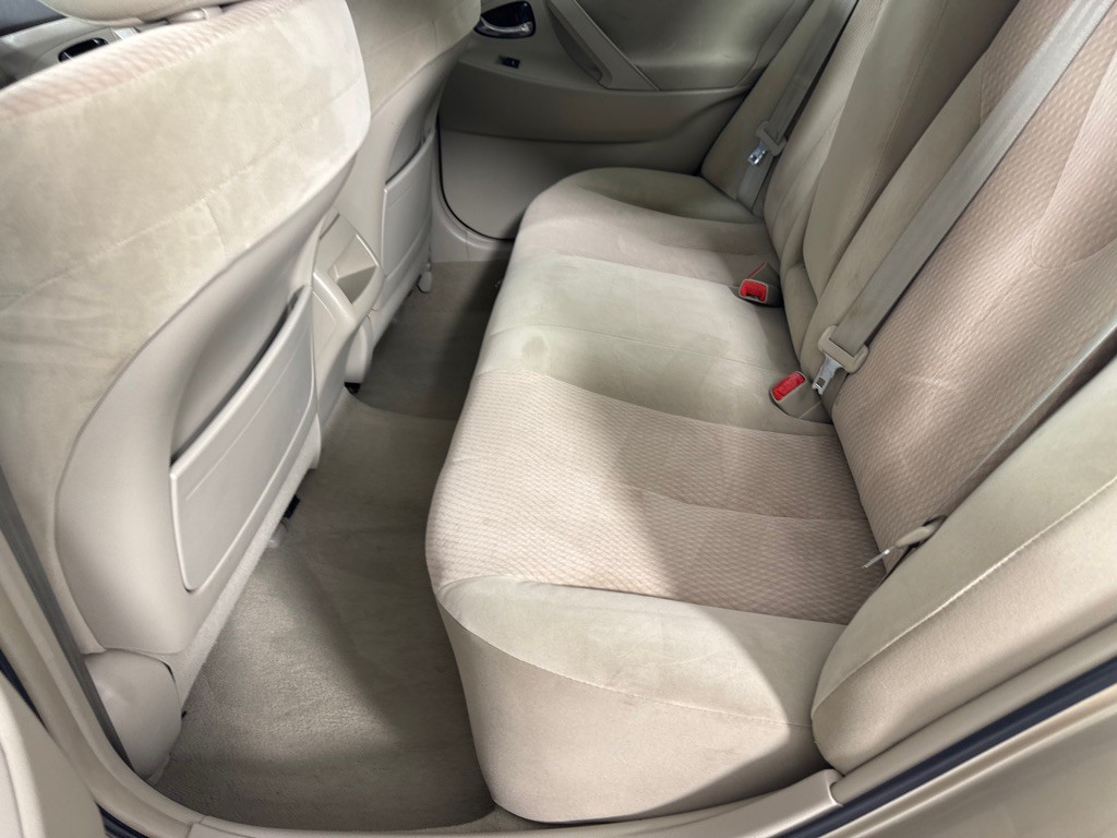 2011 Toyota Camry Image 19