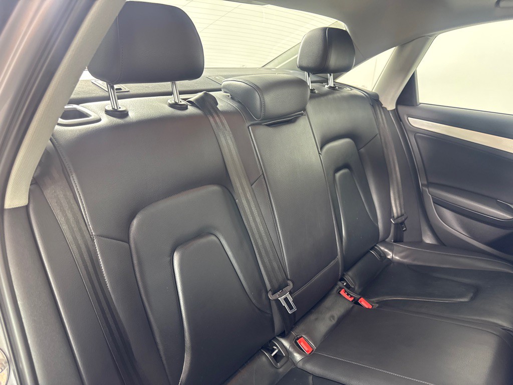 2015 Audi A4 Image 26