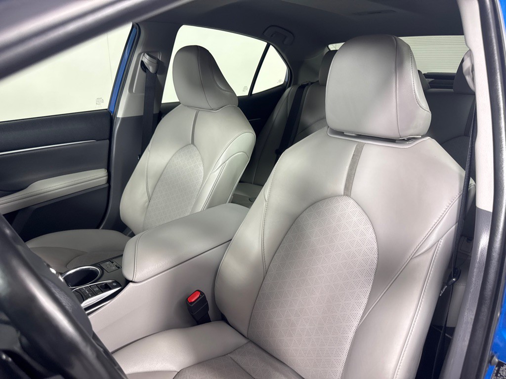2020 Toyota Camry Image 15